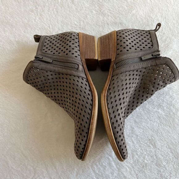 Lucky Brand Perforated Ankle Boots 5.5 - Picture 8 of 11
